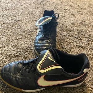 Nike Tempo Indoor Soccer